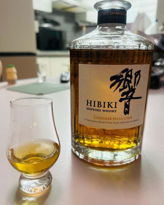 Macallan Enigma & Hibiki Harmony