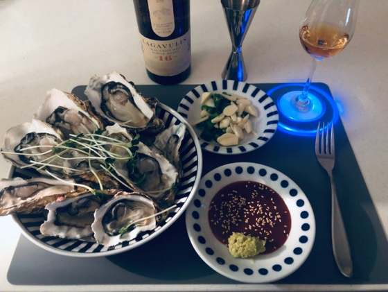 Lagavulin 16 Oyster Luge — Full Review