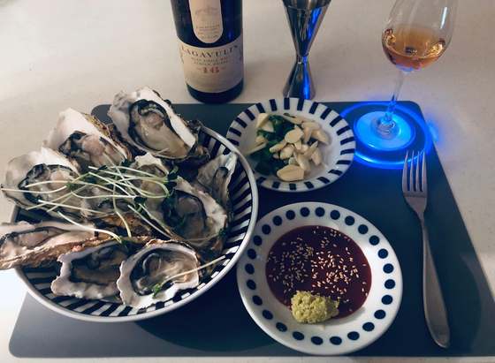 Lagavulin 16 Oyster Luge